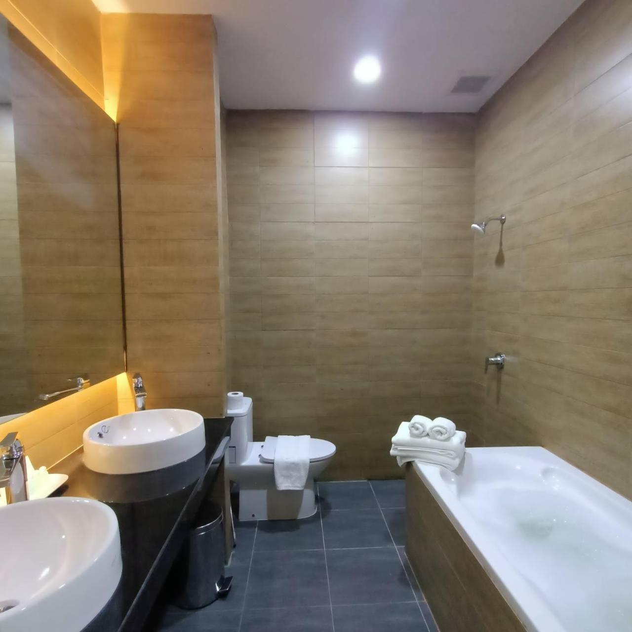 Mayflower Grande Suite Hotel Phitsanulok Exteriér fotografie
